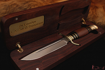 Финка НКВД, клинок Böhler k 340, подарочная шкатулка орех.